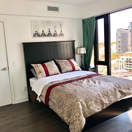 טורונטו 2 Bedroom Plus Den Condo מראה חיצוני תמונה