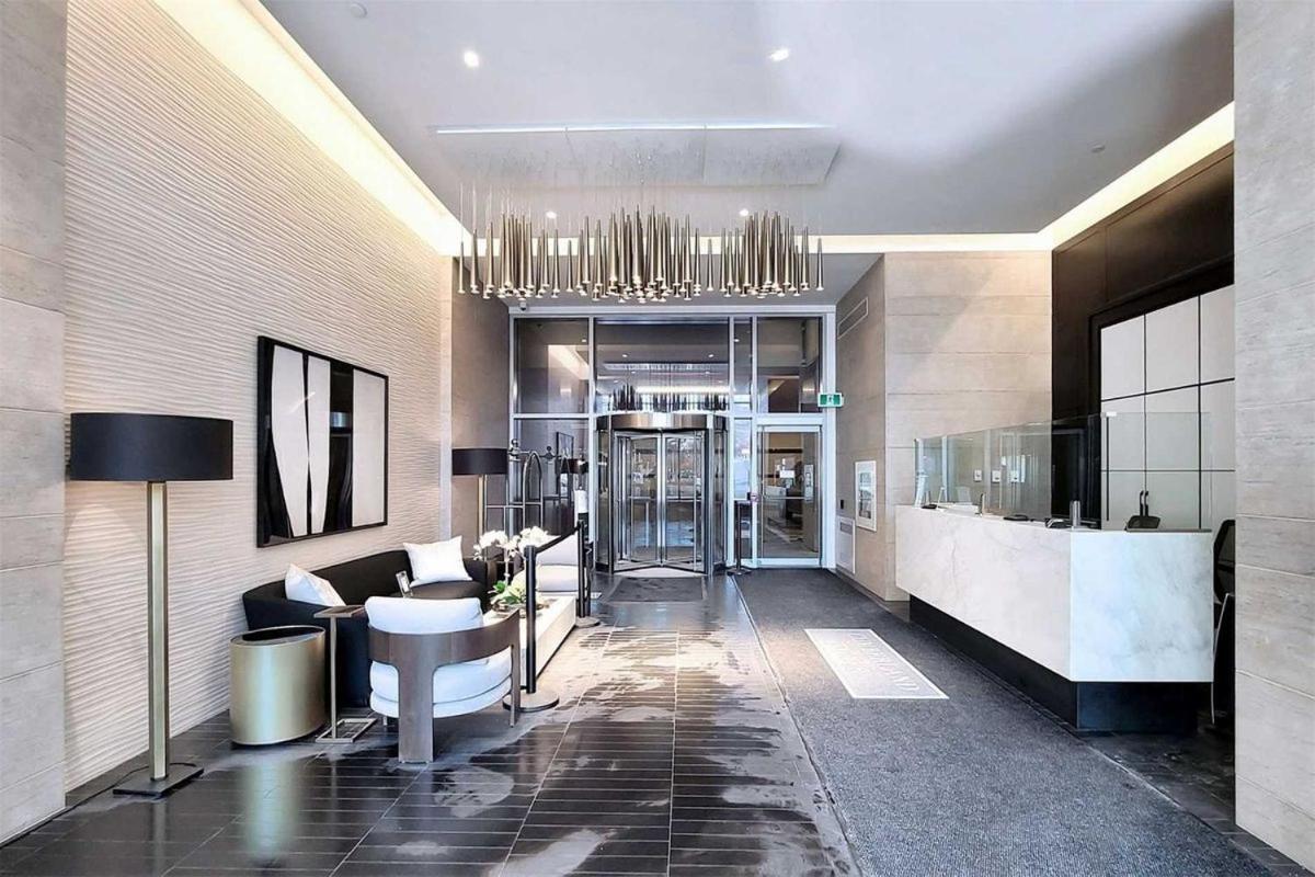 טורונטו 2 Bedroom Plus Den Condo מראה חיצוני תמונה